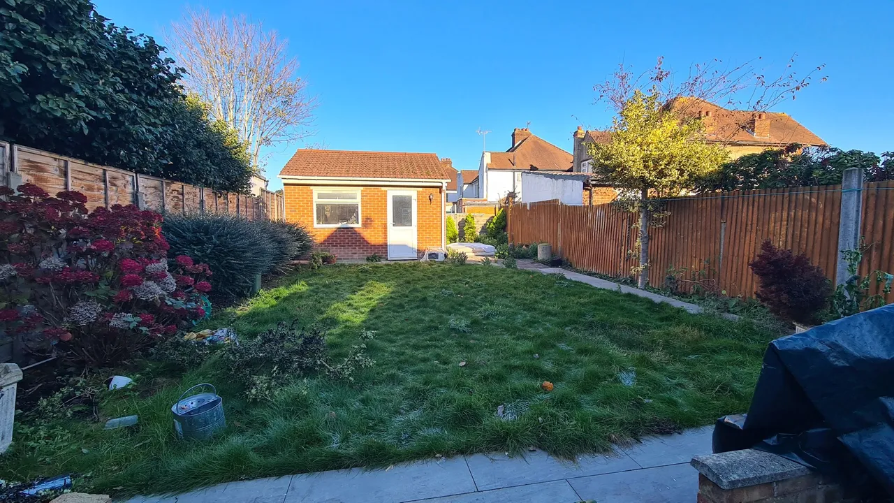 Bath Road, Hounslow, photo 7