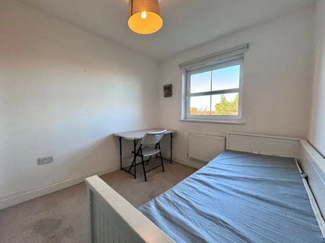 Chertsey Street, Fleet, Hampshire, GU51 1HS, photo 9