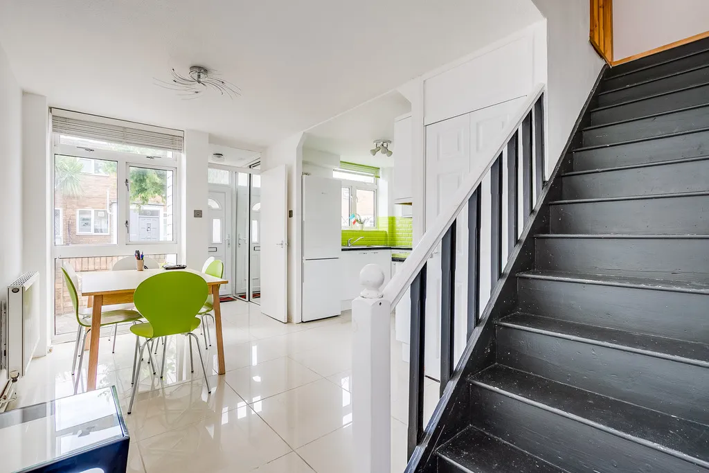 Evesham Way, London, SW11, photo 2
