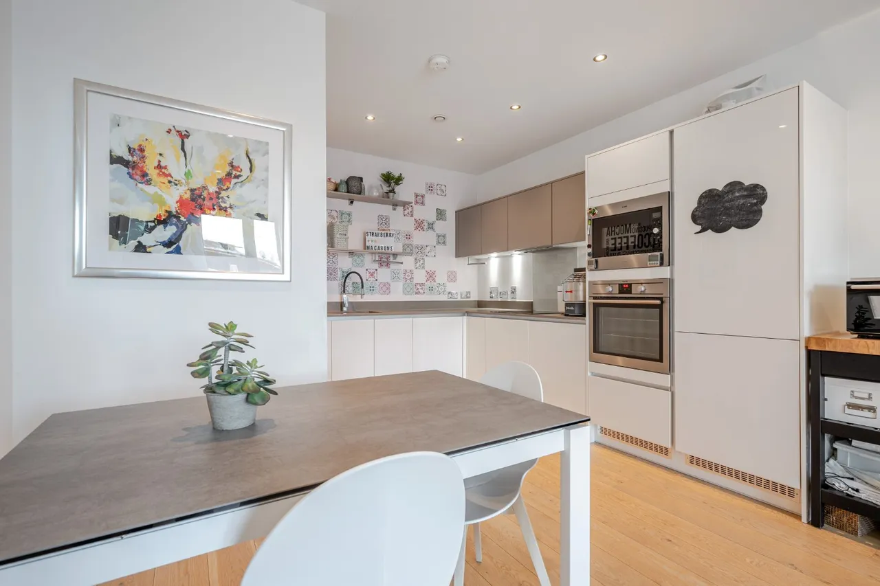 2 bed flat for sale, Quebec Way, Canada Water, SE16