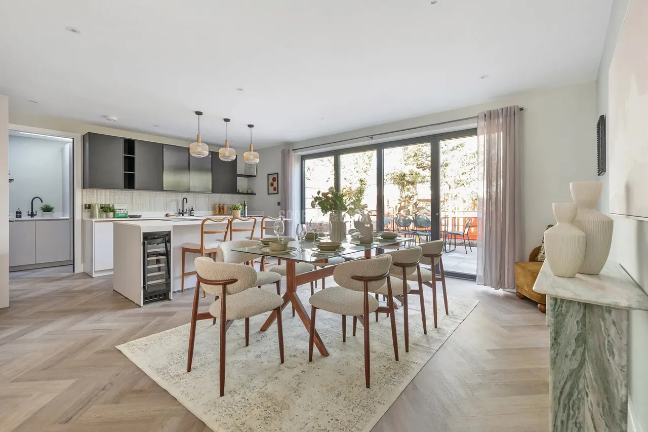 Shelley Close, Edgware, HA8, photo 2