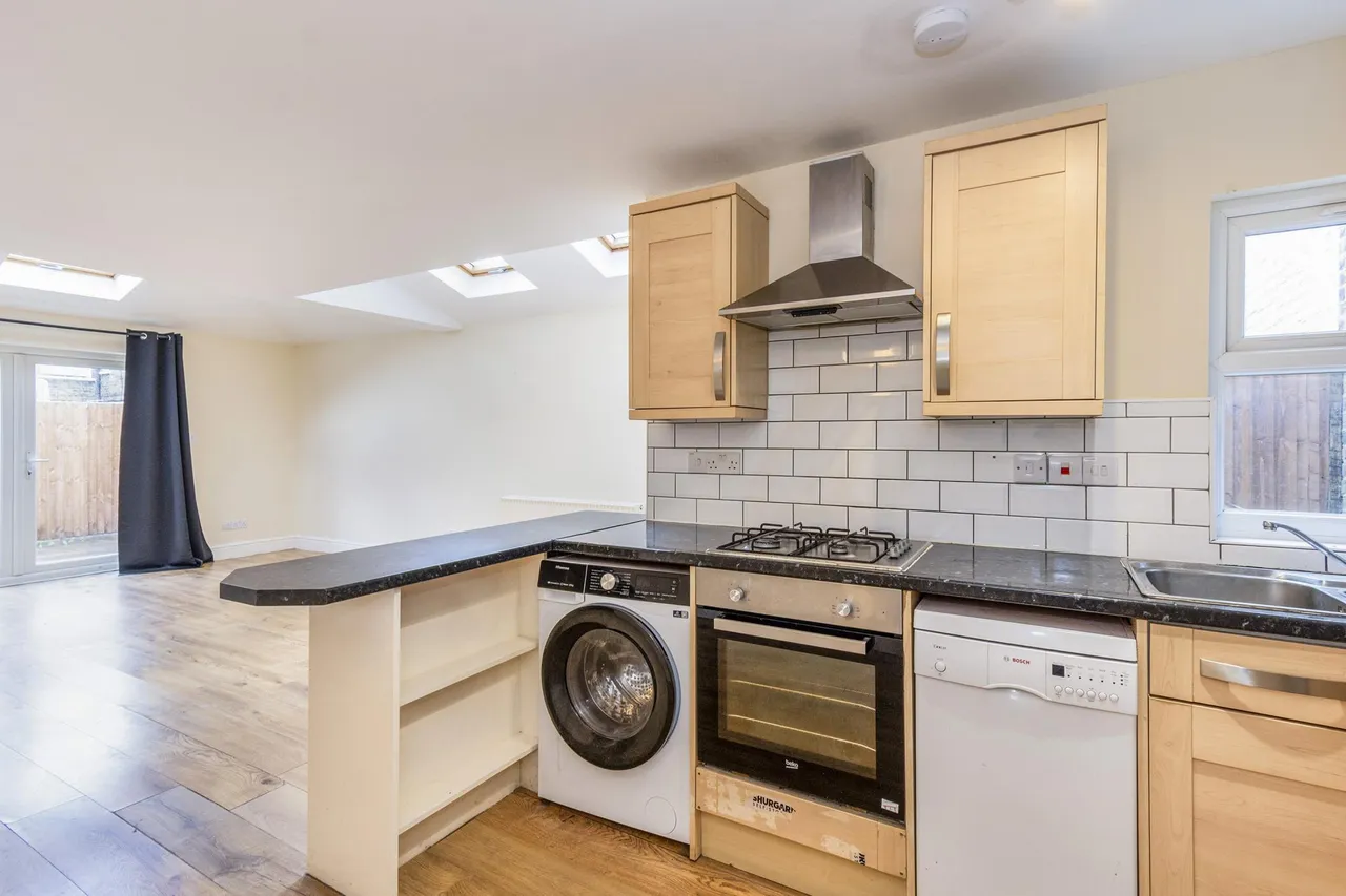 Berrymead Gardens, London, W3, photo 10