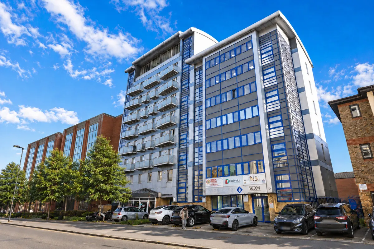 1 bed flat for sale — 12 Western Road, Romford, RM1 3GL