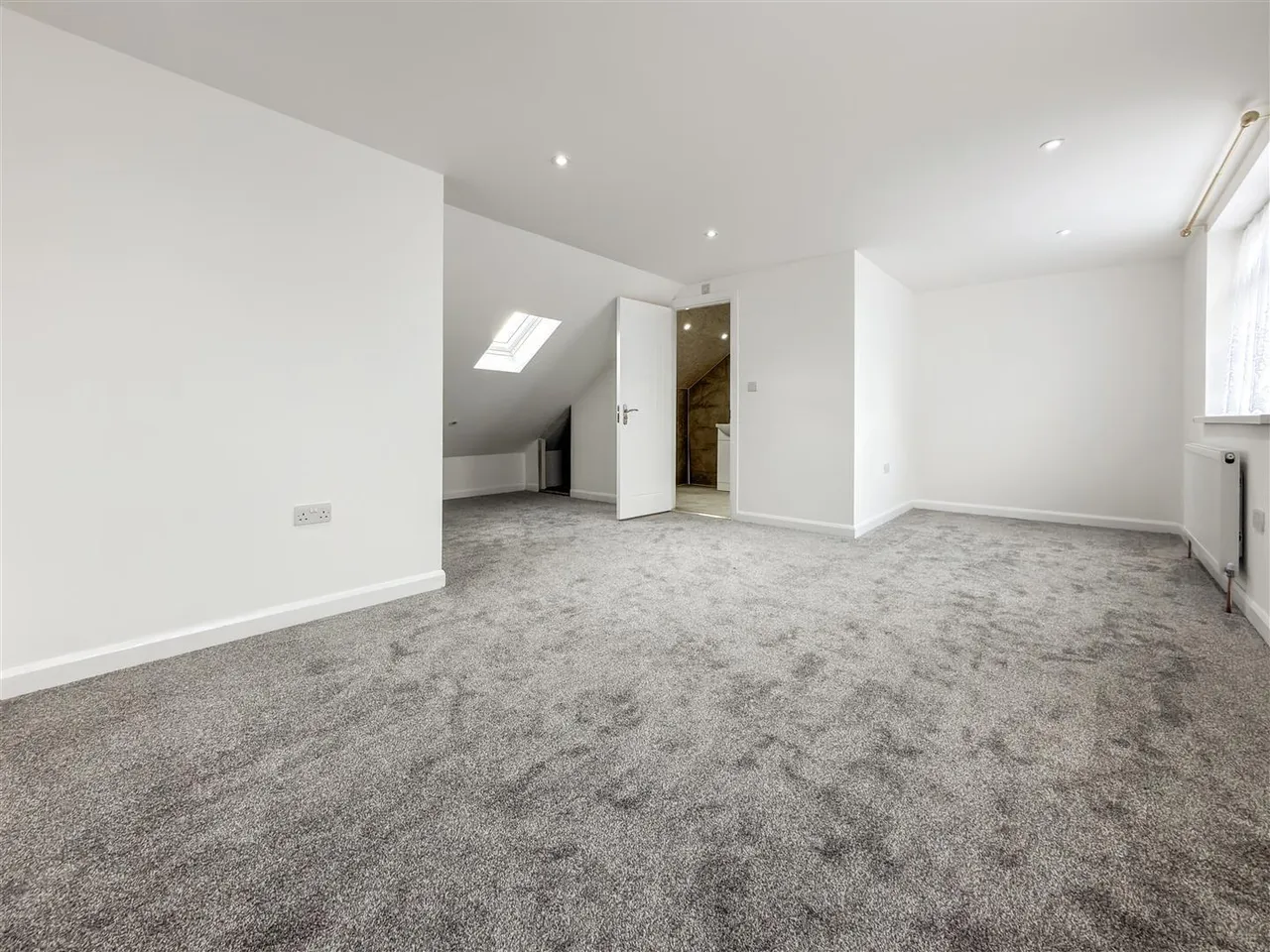 Oak Way, Feltham, photo 8