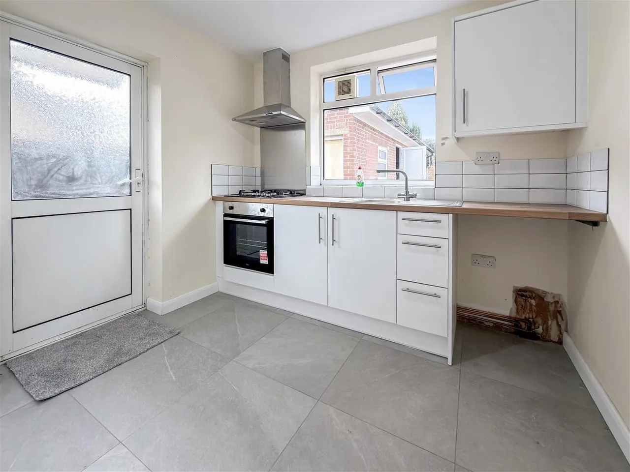 Oak Way, Feltham, photo 4