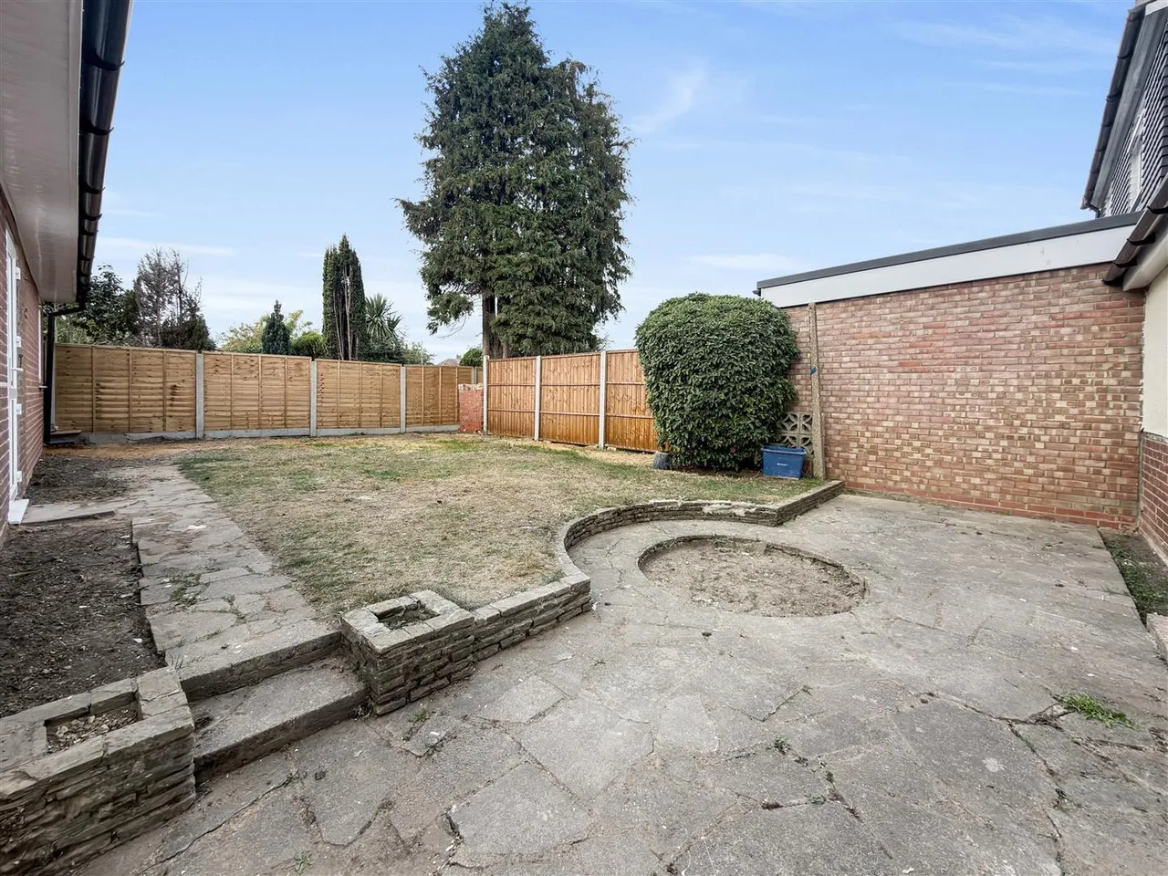 Oak Way, Feltham, photo 10