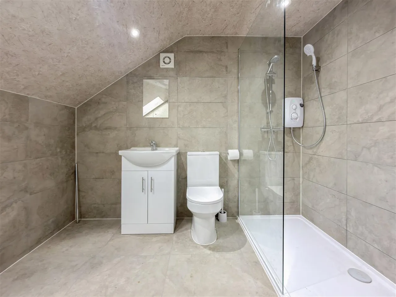 Oak Way, Feltham, photo 9