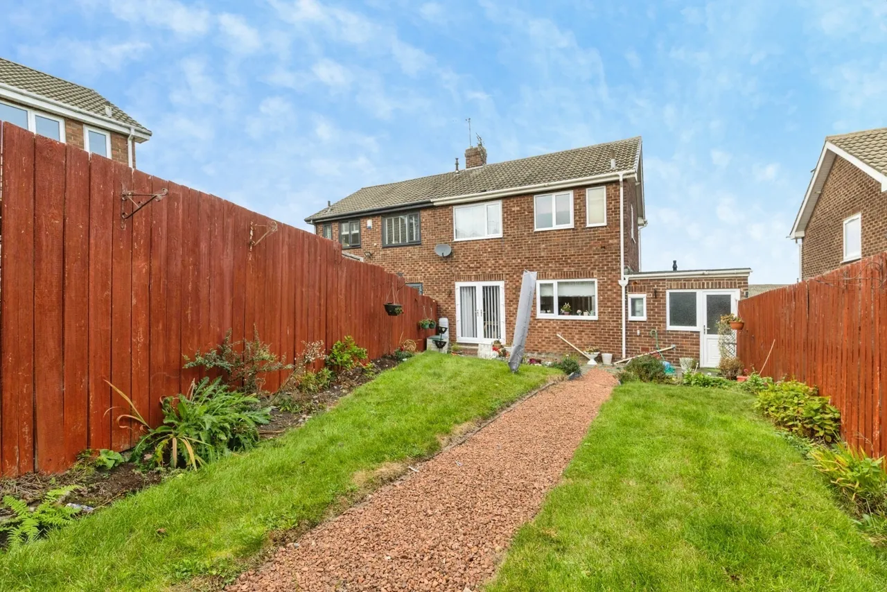 Warwick Drive, Washington, NE37, photo 17