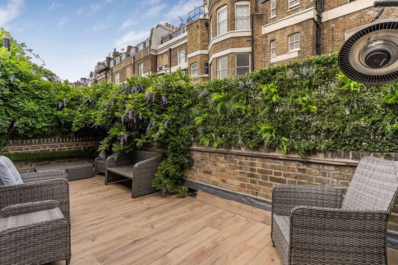 Hyde Park Gardens Mews, London, W2 2NX, photo 4