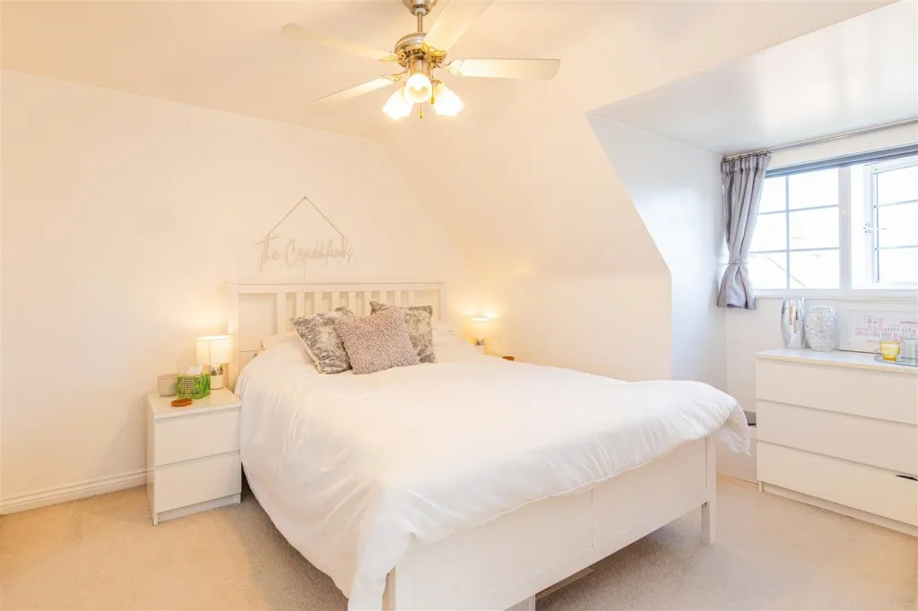 Buttercup Road, Desborough, photo 7