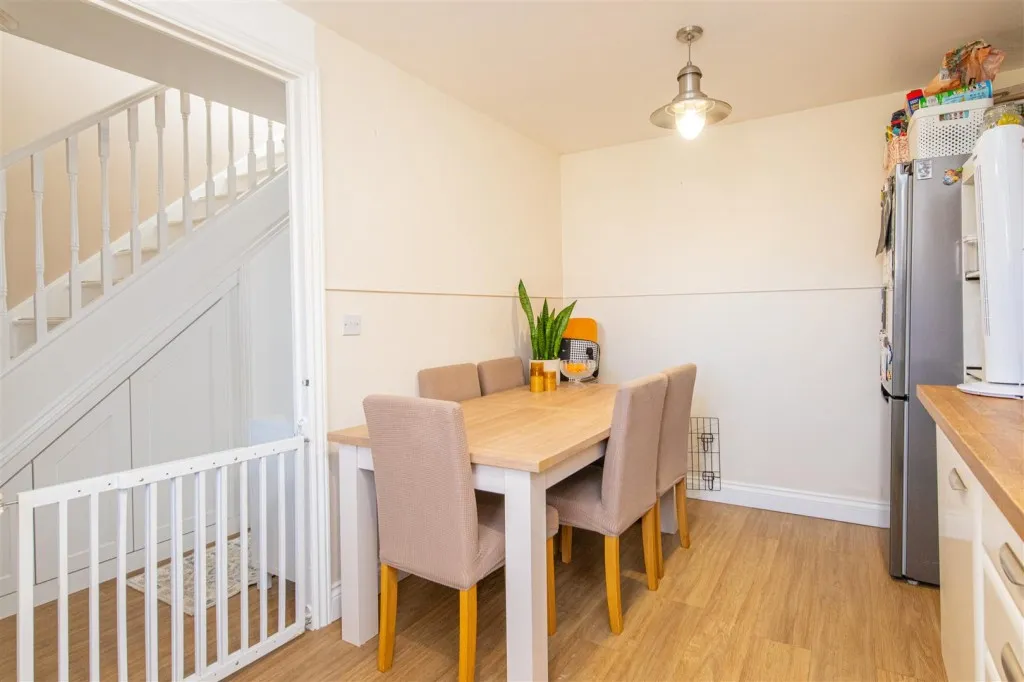 Buttercup Road, Desborough, photo 6