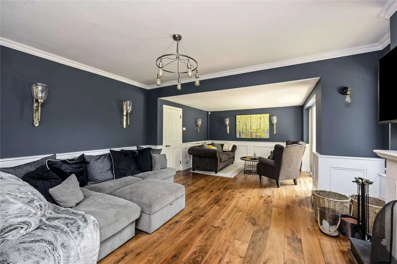 Bines Road, Partridge Green, Horsham, West Sussex, RH13 8EQ, photo 4