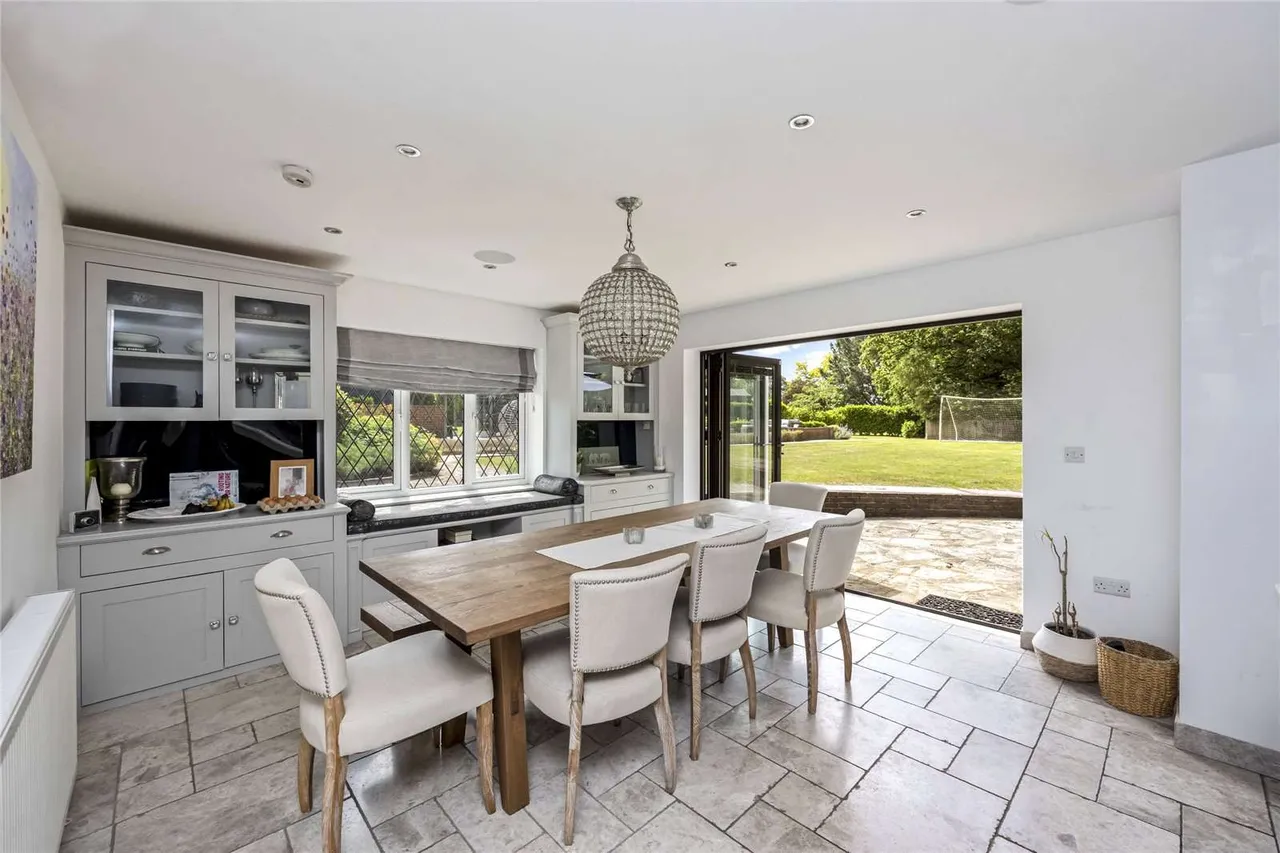 Bines Road, Partridge Green, Horsham, West Sussex, RH13 8EQ, photo 6