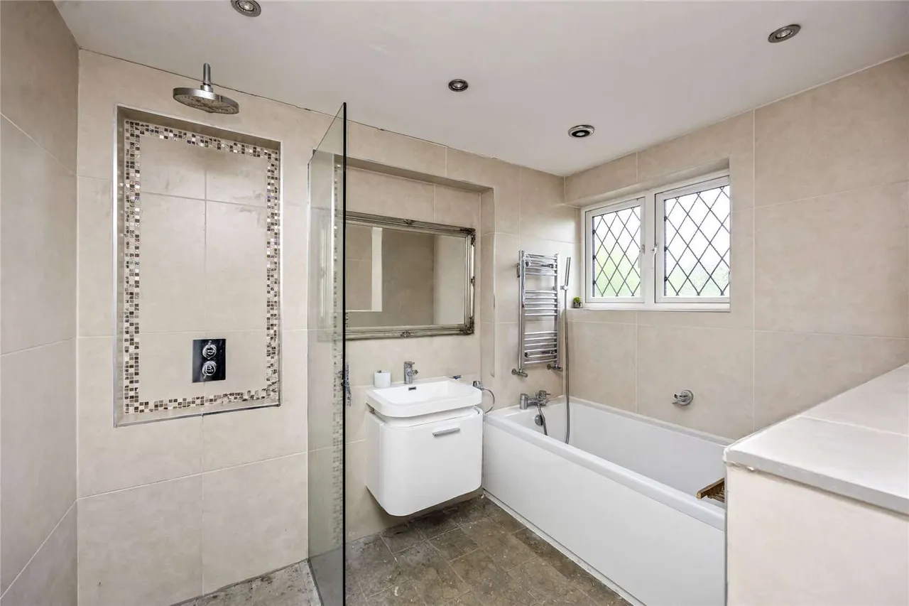 Bines Road, Partridge Green, Horsham, West Sussex, RH13 8EQ, photo 11