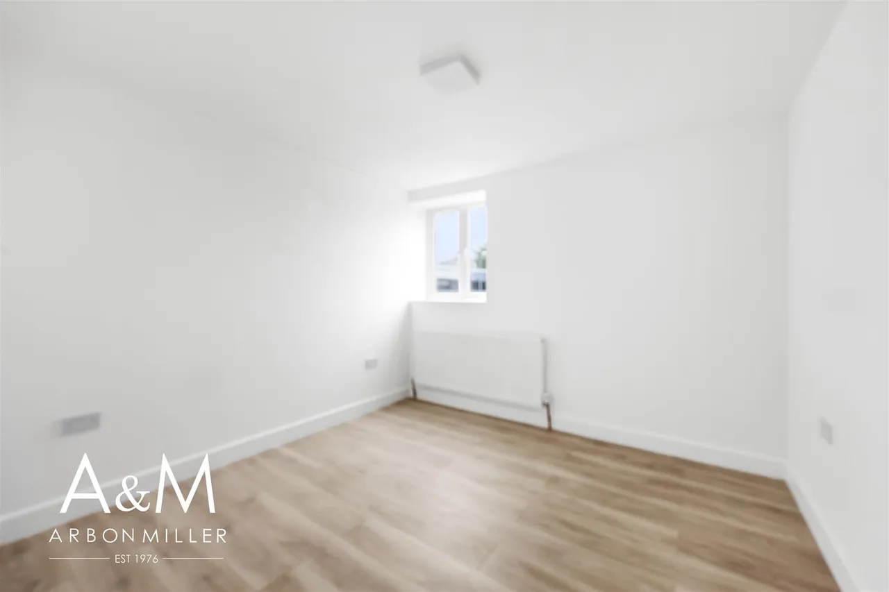 Limes Avenue, Chigwell, Essex, IG75NT, photo 7