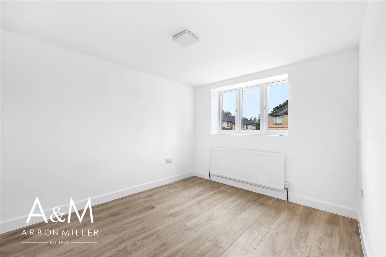 Limes Avenue, Chigwell, Essex, IG75NT, photo 8