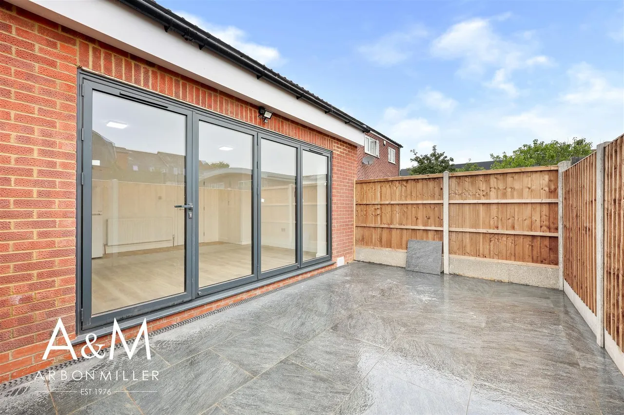 Limes Avenue, Chigwell, Essex, IG75NT, photo 16