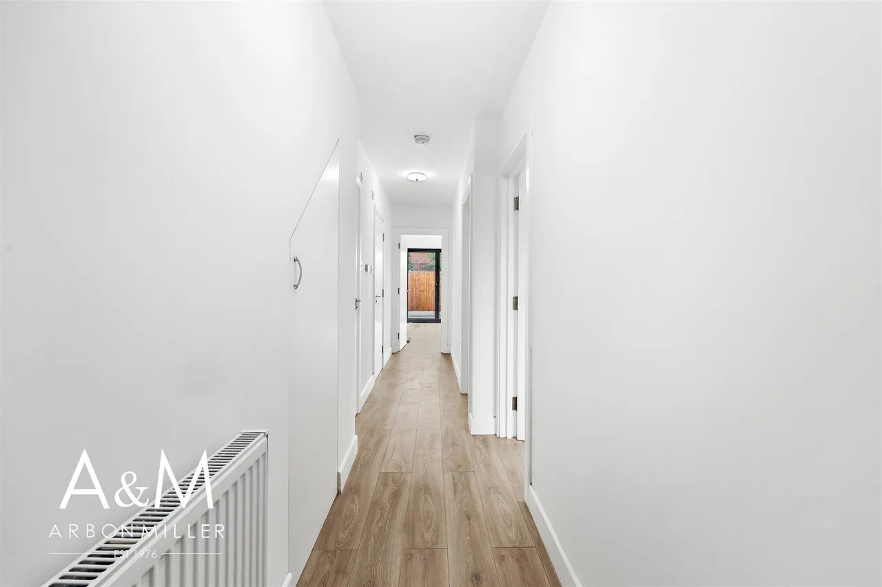 Limes Avenue, Chigwell, Essex, IG75NT, photo 9