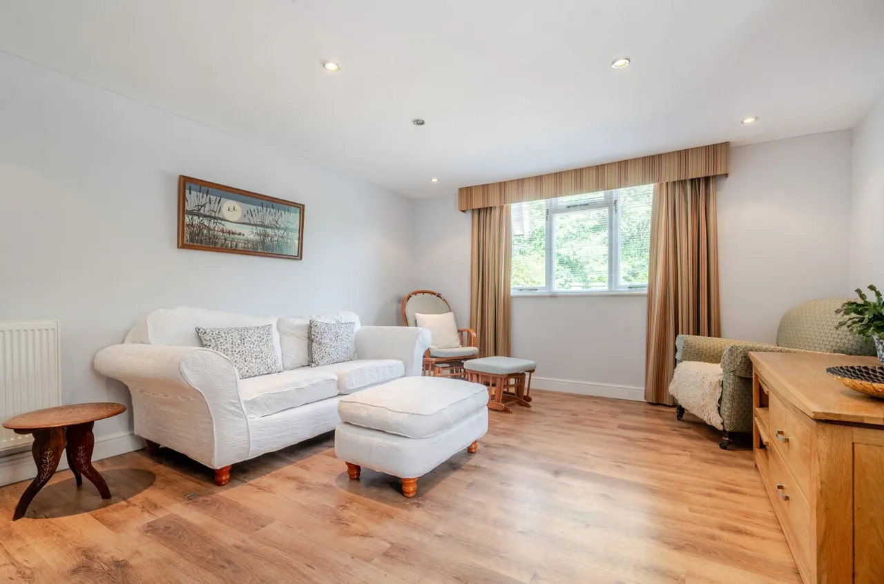 Farnham Road, Liss, GU33, photo 14
