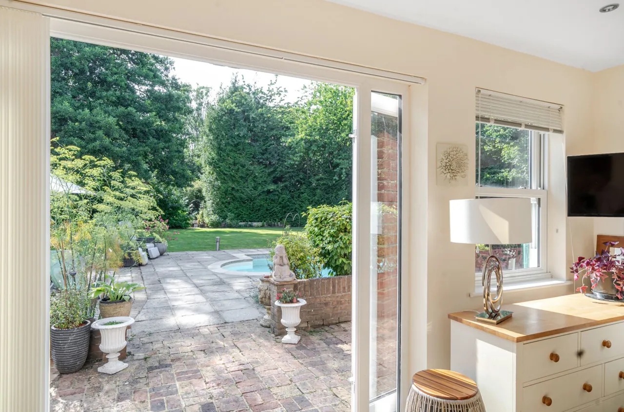 Farnham Road, Liss, GU33, photo 9