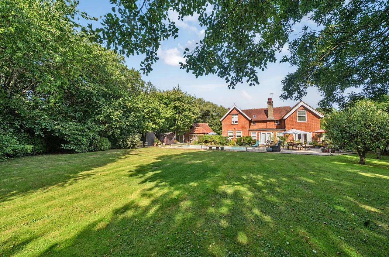 Farnham Road, Liss, GU33, photo 28
