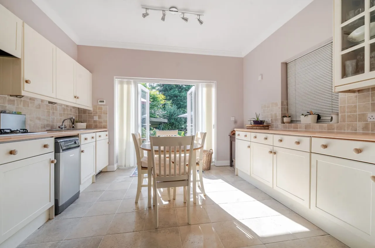 Farnham Road, Liss, GU33, photo 11