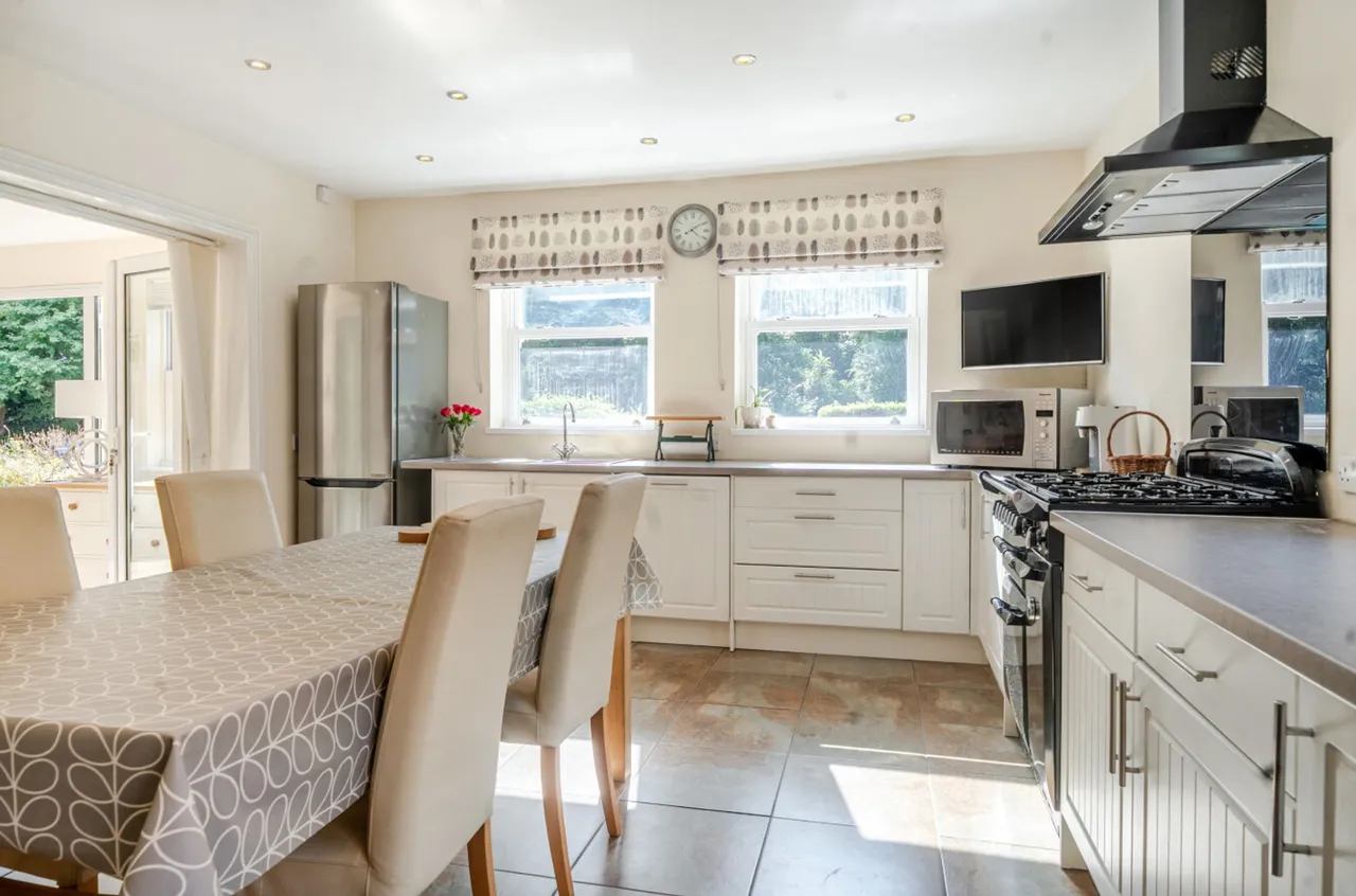 Farnham Road, Liss, GU33, photo 6