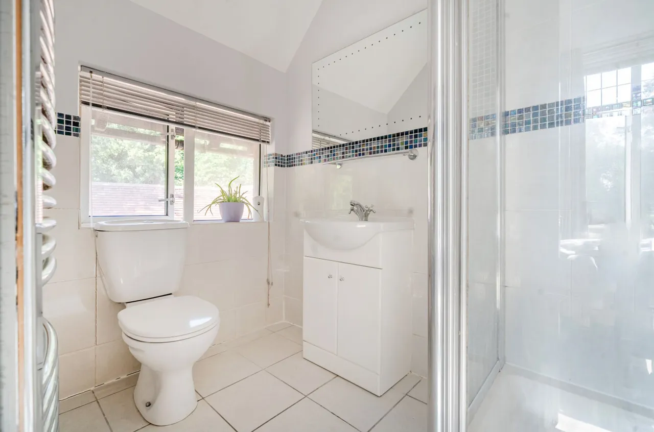 Farnham Road, Liss, GU33, photo 24