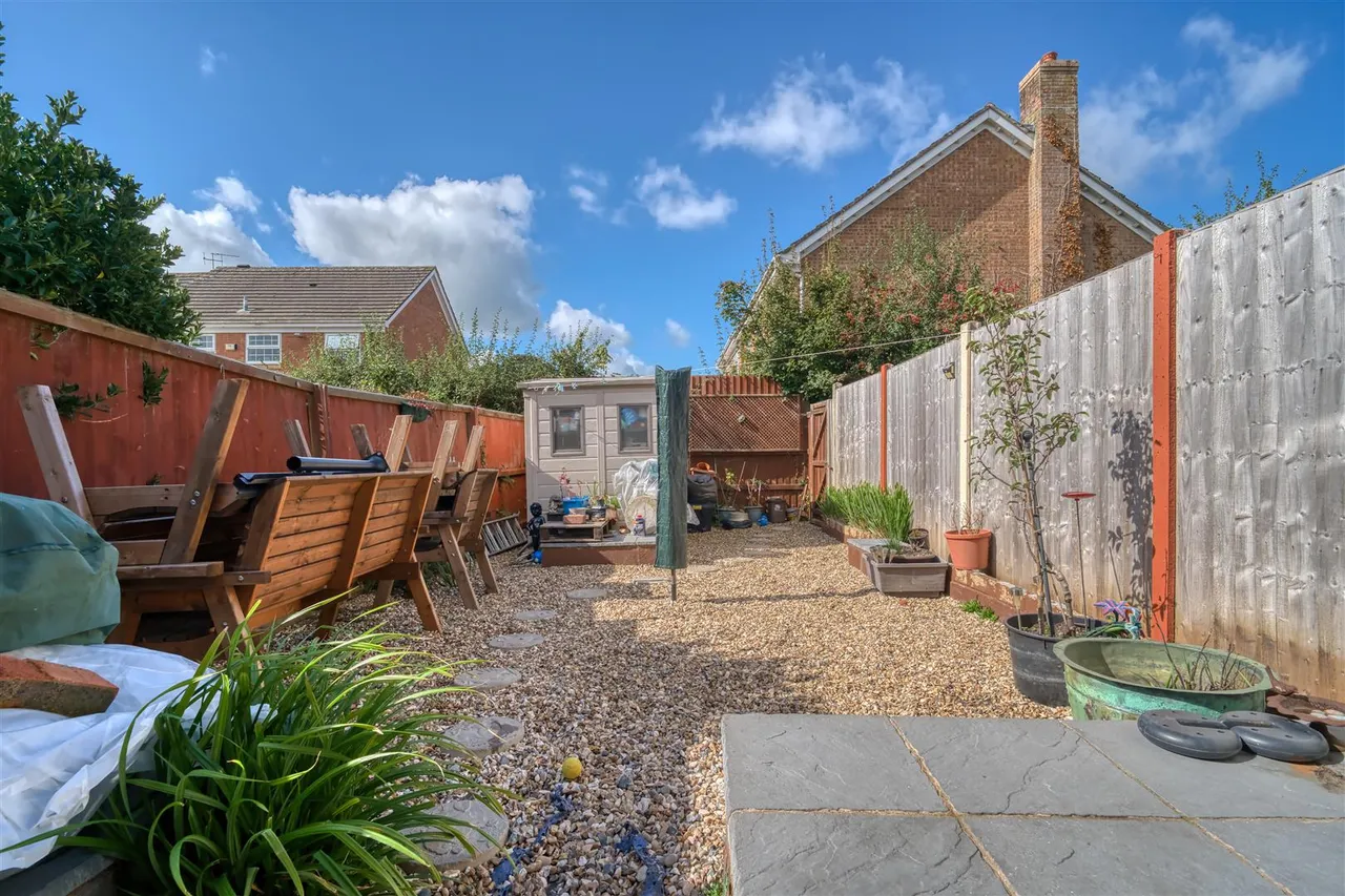 Primrose Close, Wyke, photo 2