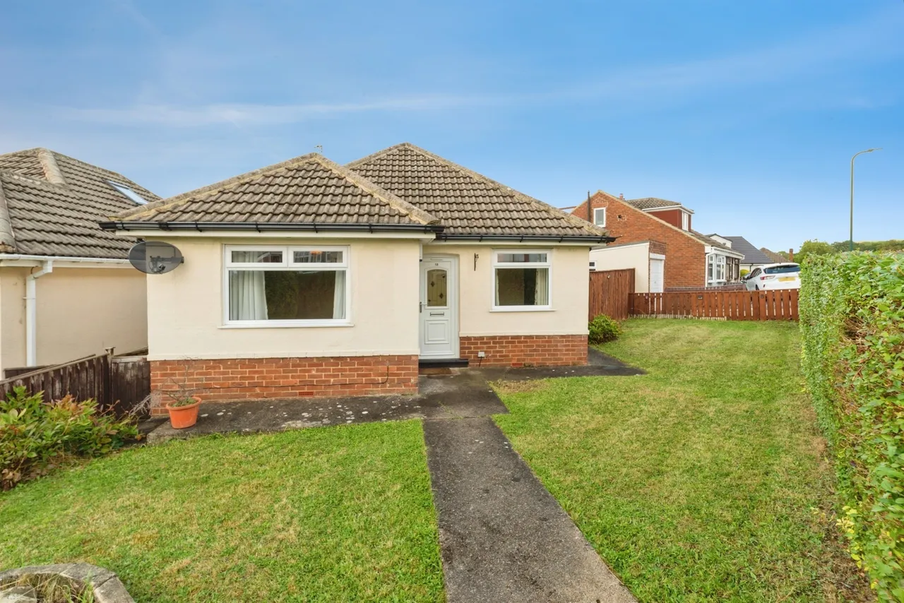 3 bed house for sale — Springbank Road, Ormesby, Middlesbrough