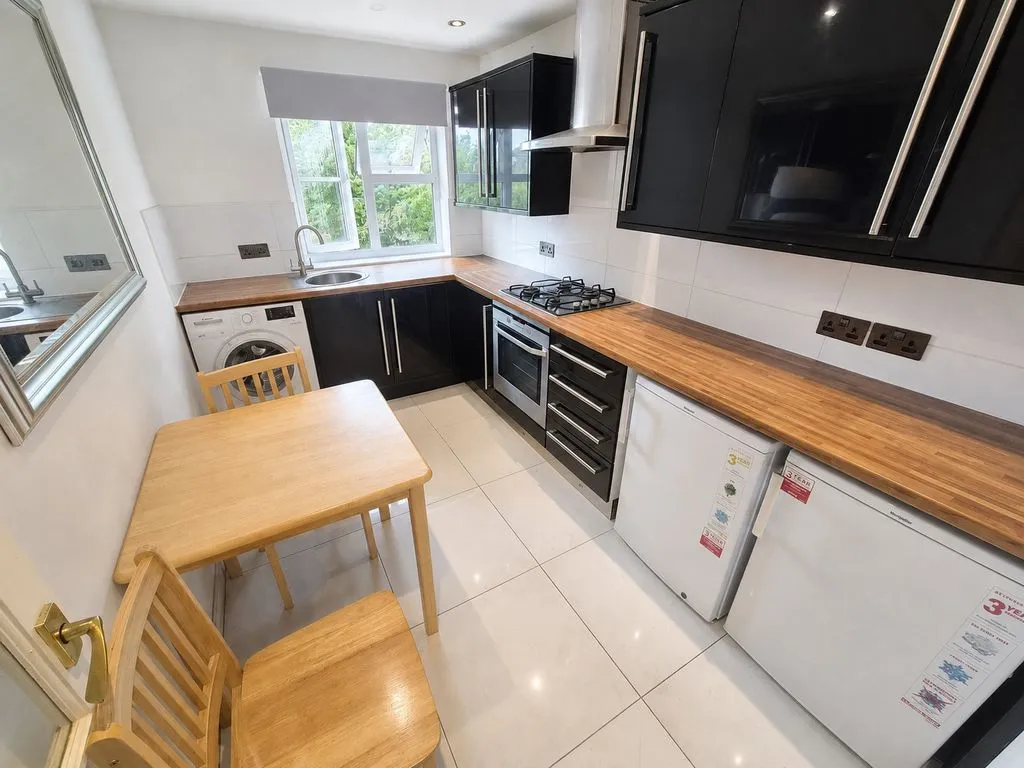 Parkfield Avenue, North Harrow HA2 6NR, photo 6