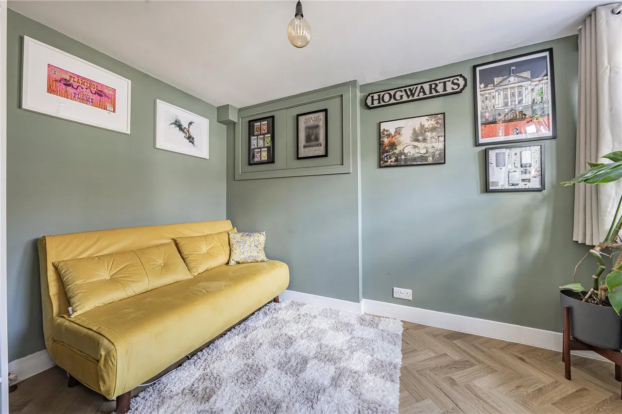 Old Farm Road, West Drayton, UB7, photo 16