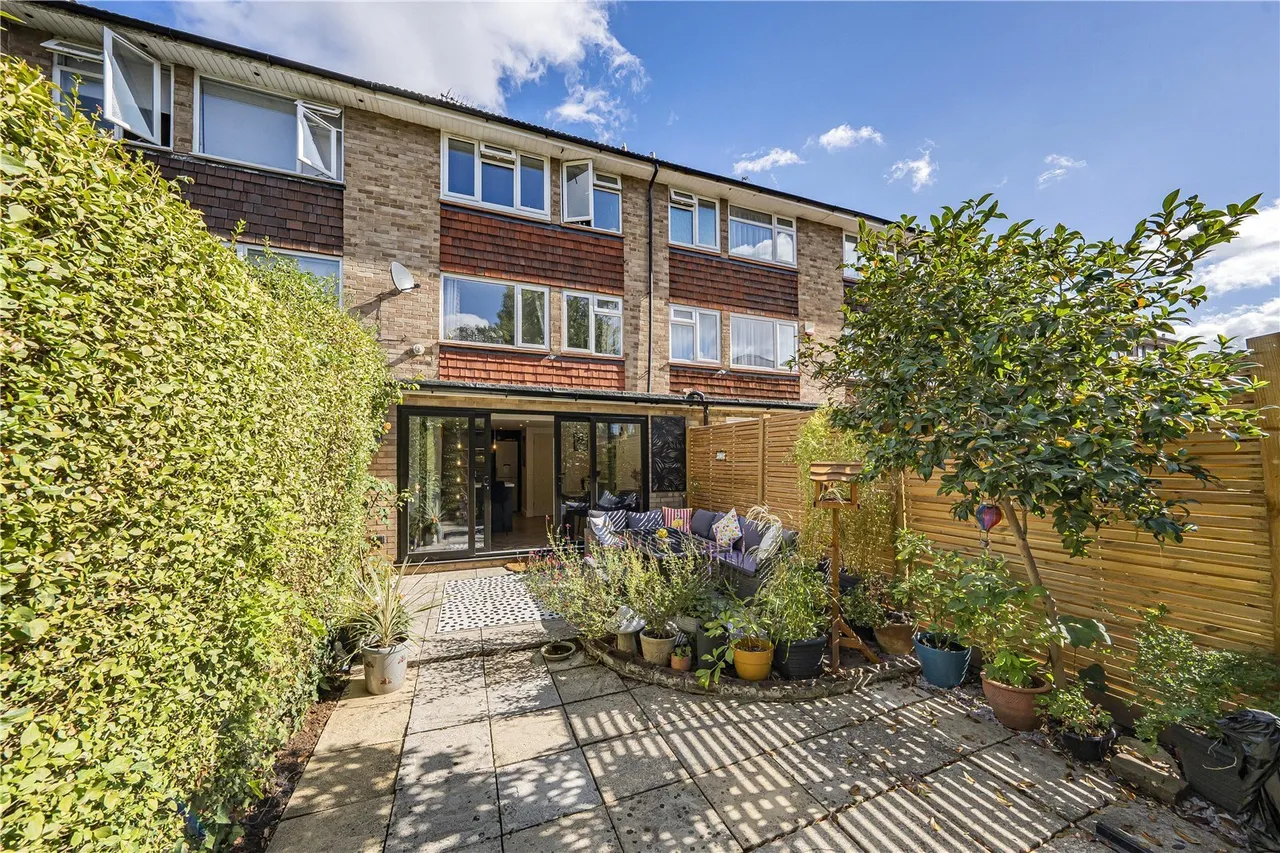 Old Farm Road, West Drayton, UB7, photo 5