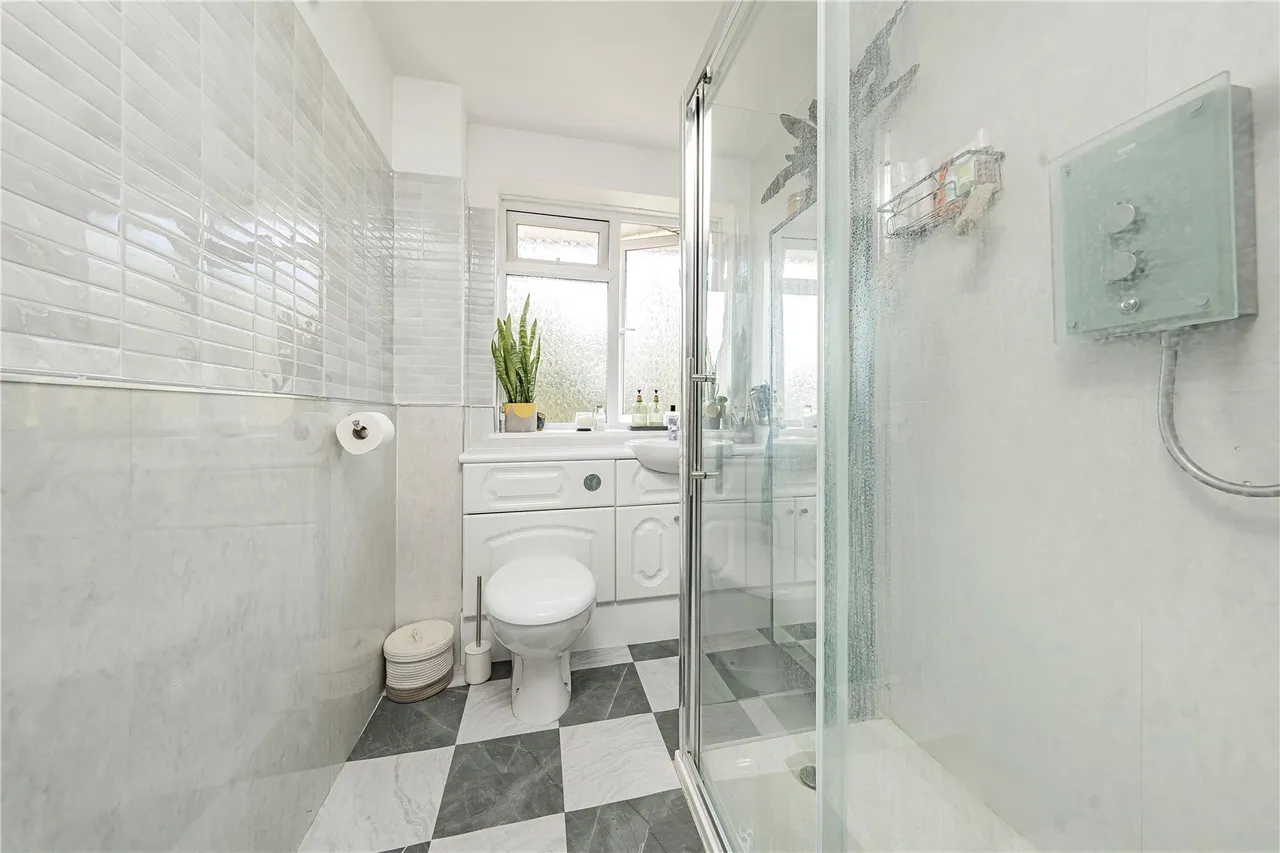 Old Farm Road, West Drayton, UB7, photo 20