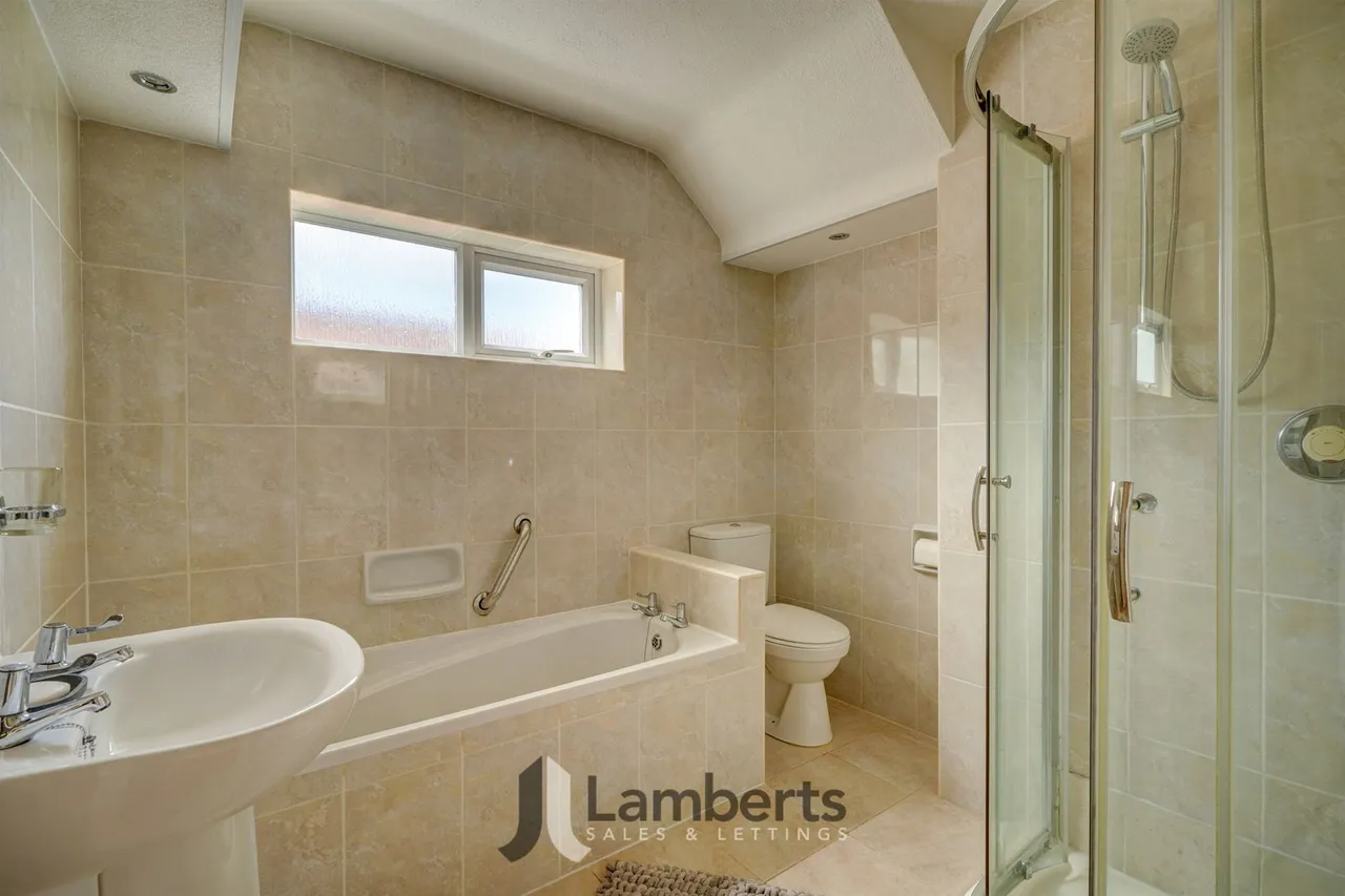 8 Clent Avenue, Redditch, photo 13