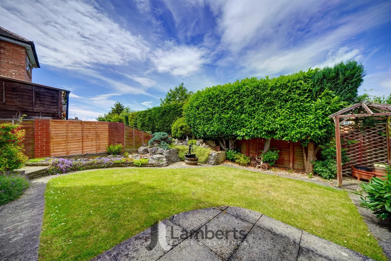 8 Clent Avenue, Redditch, photo 14