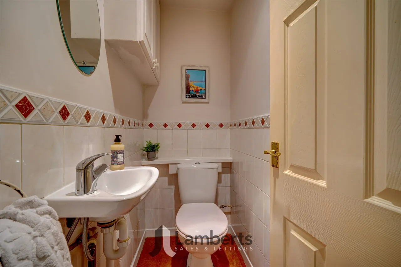 8 Clent Avenue, Redditch, photo 5