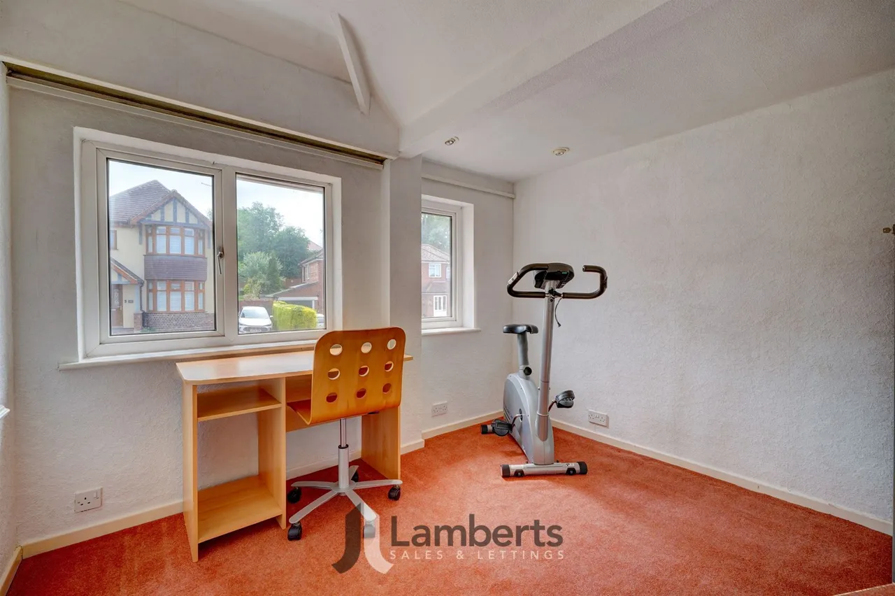 8 Clent Avenue, Redditch, photo 11