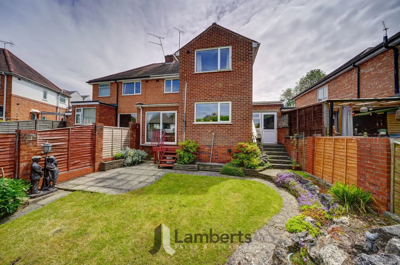 8 Clent Avenue, Redditch, photo 16