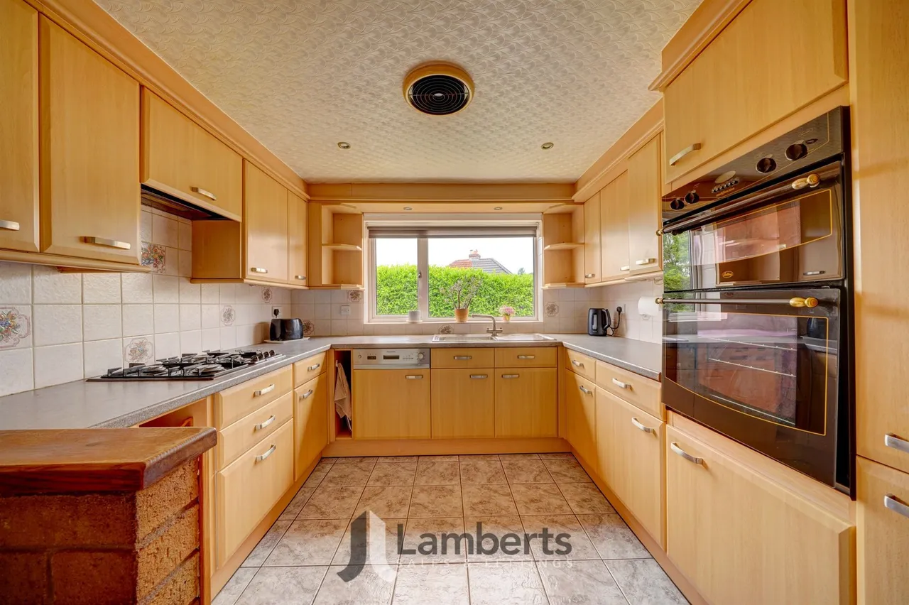 8 Clent Avenue, Redditch, photo 6