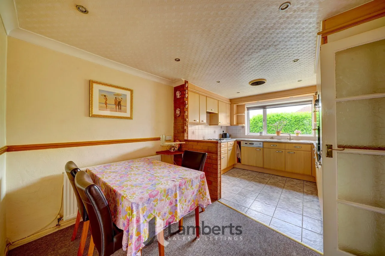 8 Clent Avenue, Redditch, photo 7