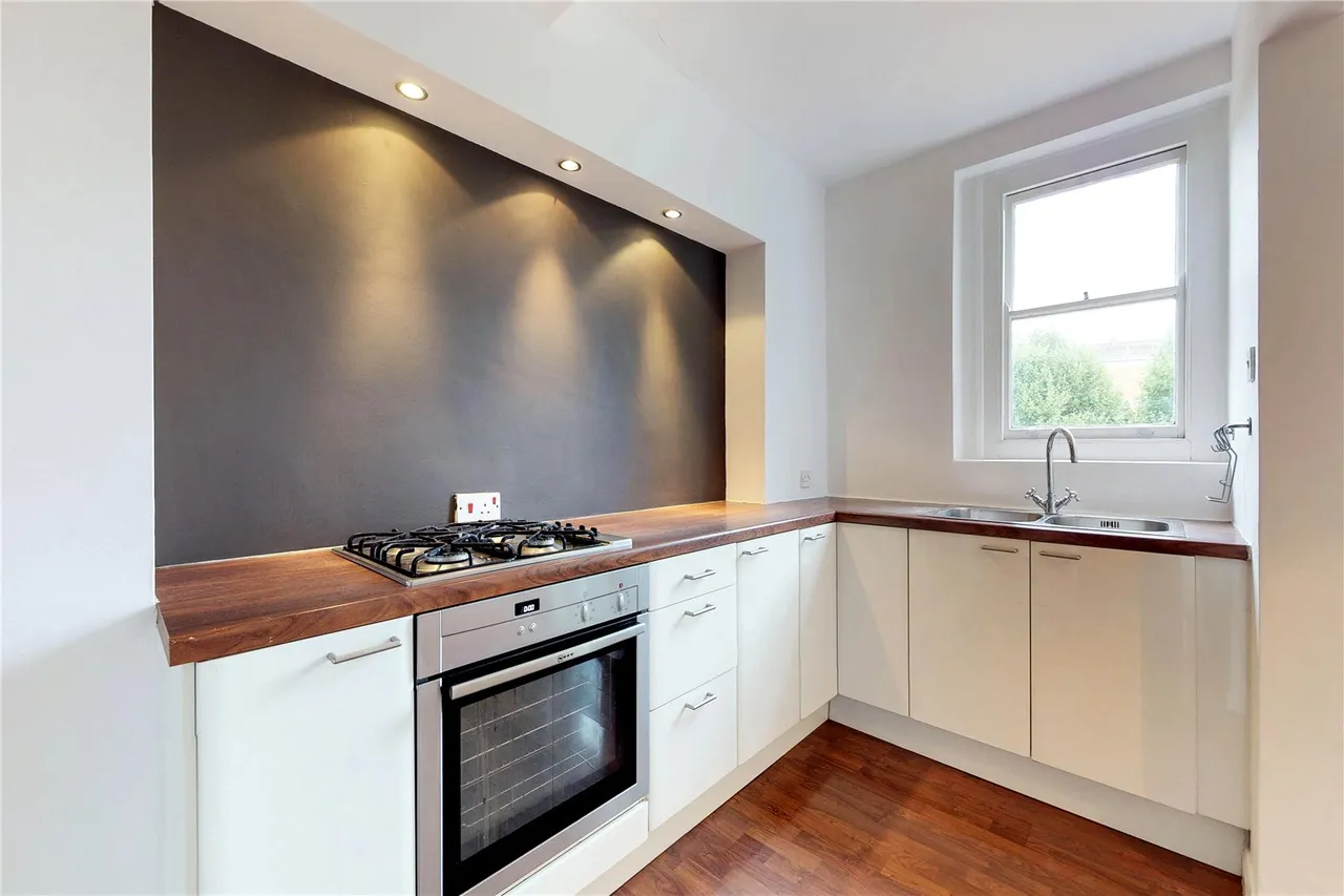 2 bed flat to rent, Wilmot Street, Bethnal Green, E2