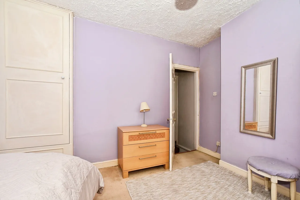 Cheney Manor Road, Swindon, SN2, photo 12