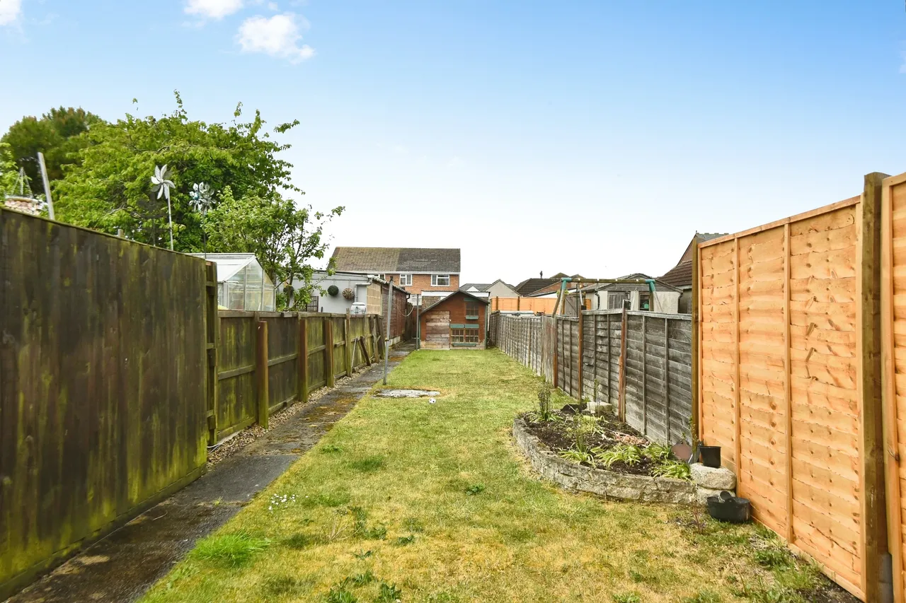 Cheney Manor Road, Swindon, SN2, photo 14