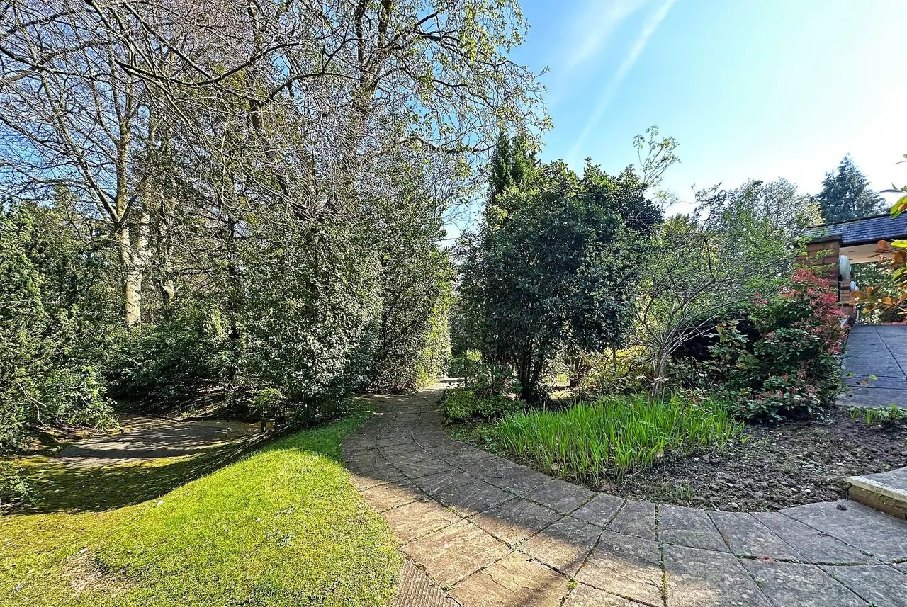 Racefield Road, Altrincham WA14 4AP, photo 26
