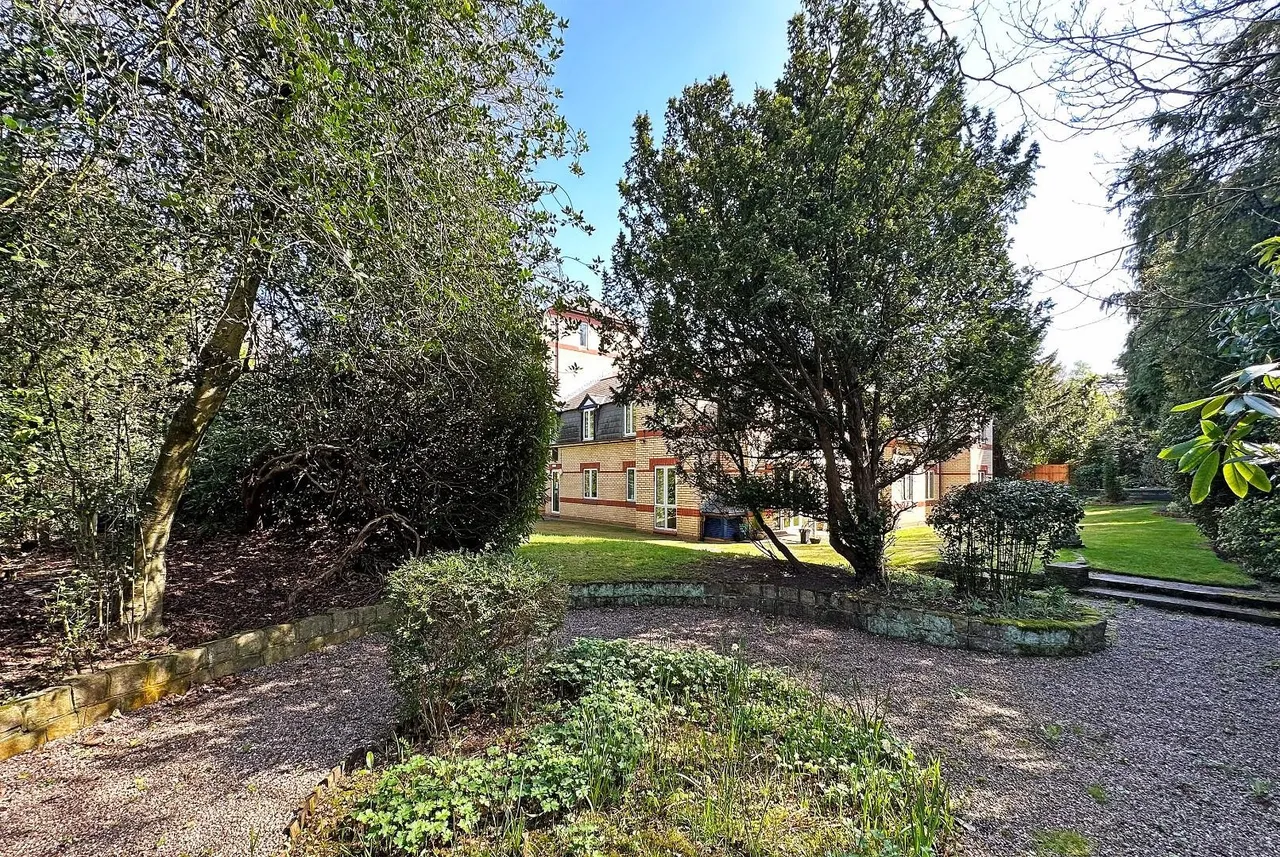 Racefield Road, Altrincham WA14 4AP, photo 28