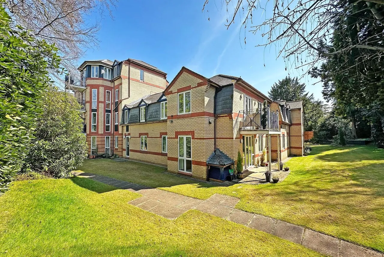Racefield Road, Altrincham WA14 4AP, photo 15