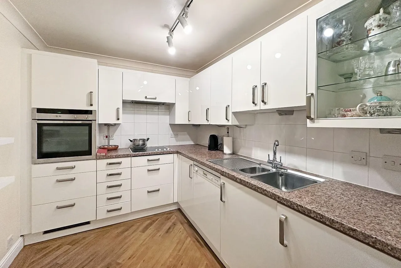 Racefield Road, Altrincham WA14 4AP, photo 4