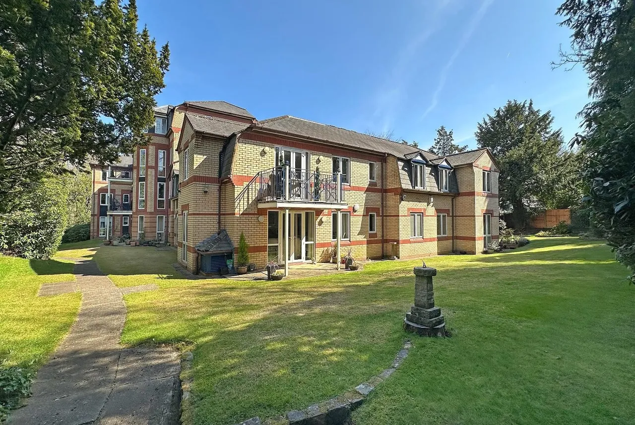 Racefield Road, Altrincham WA14 4AP, photo 16