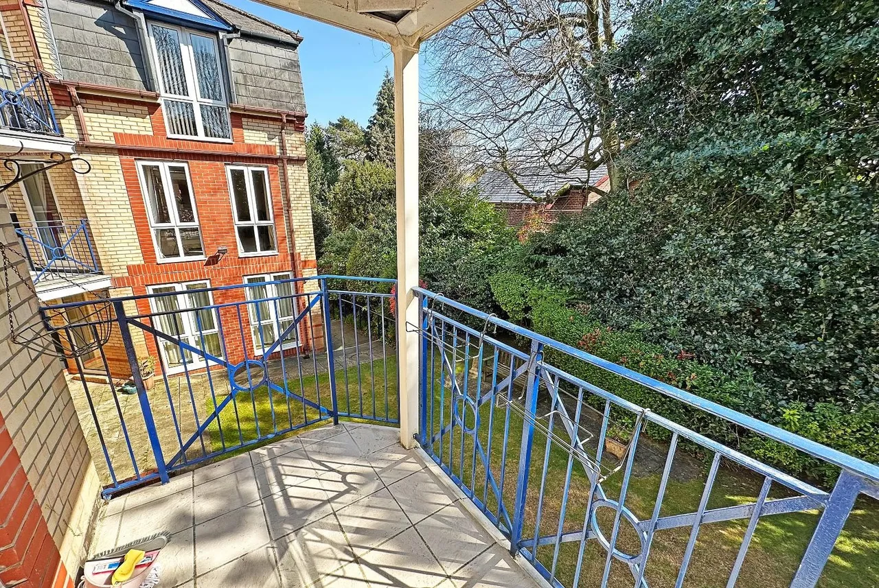 Racefield Road, Altrincham WA14 4AP, photo 6
